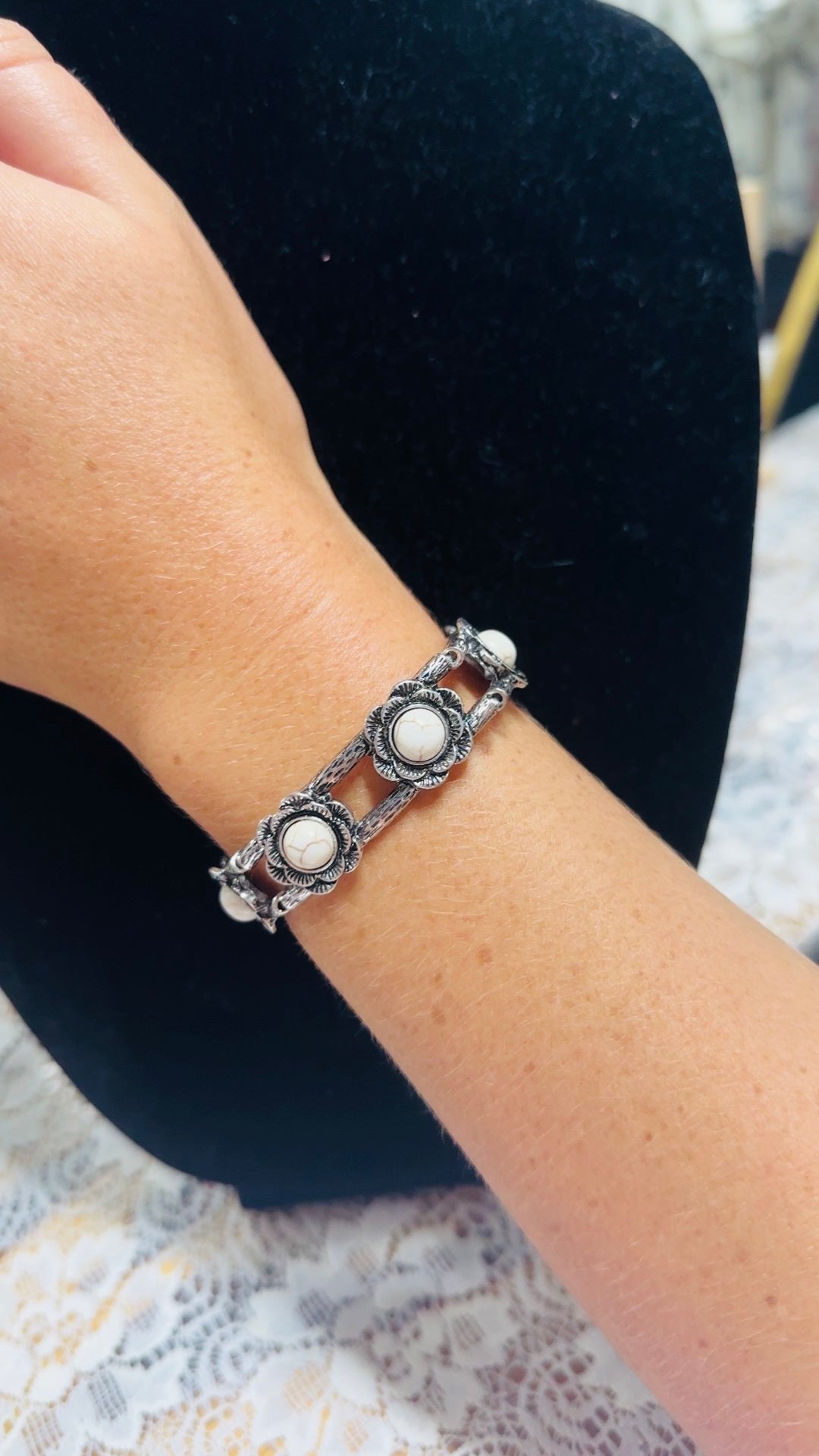 White rose stretch bracelet