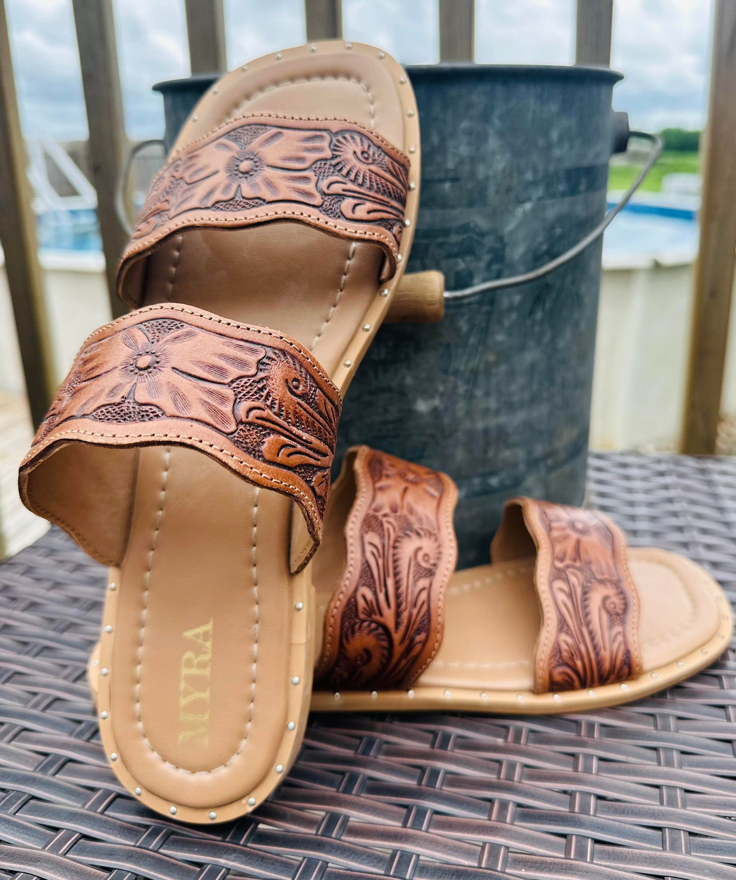 Santa Fe Daisy Myra slides