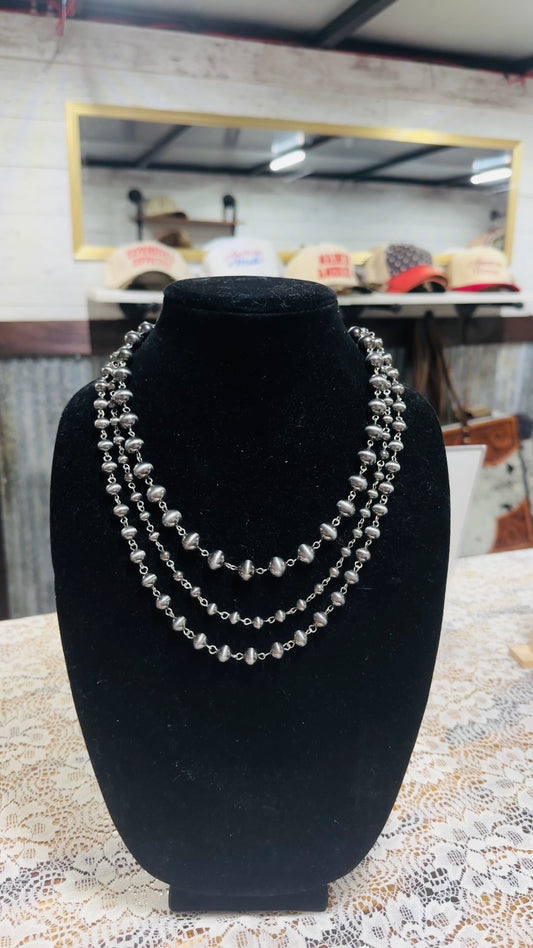 Layered multi size necklace