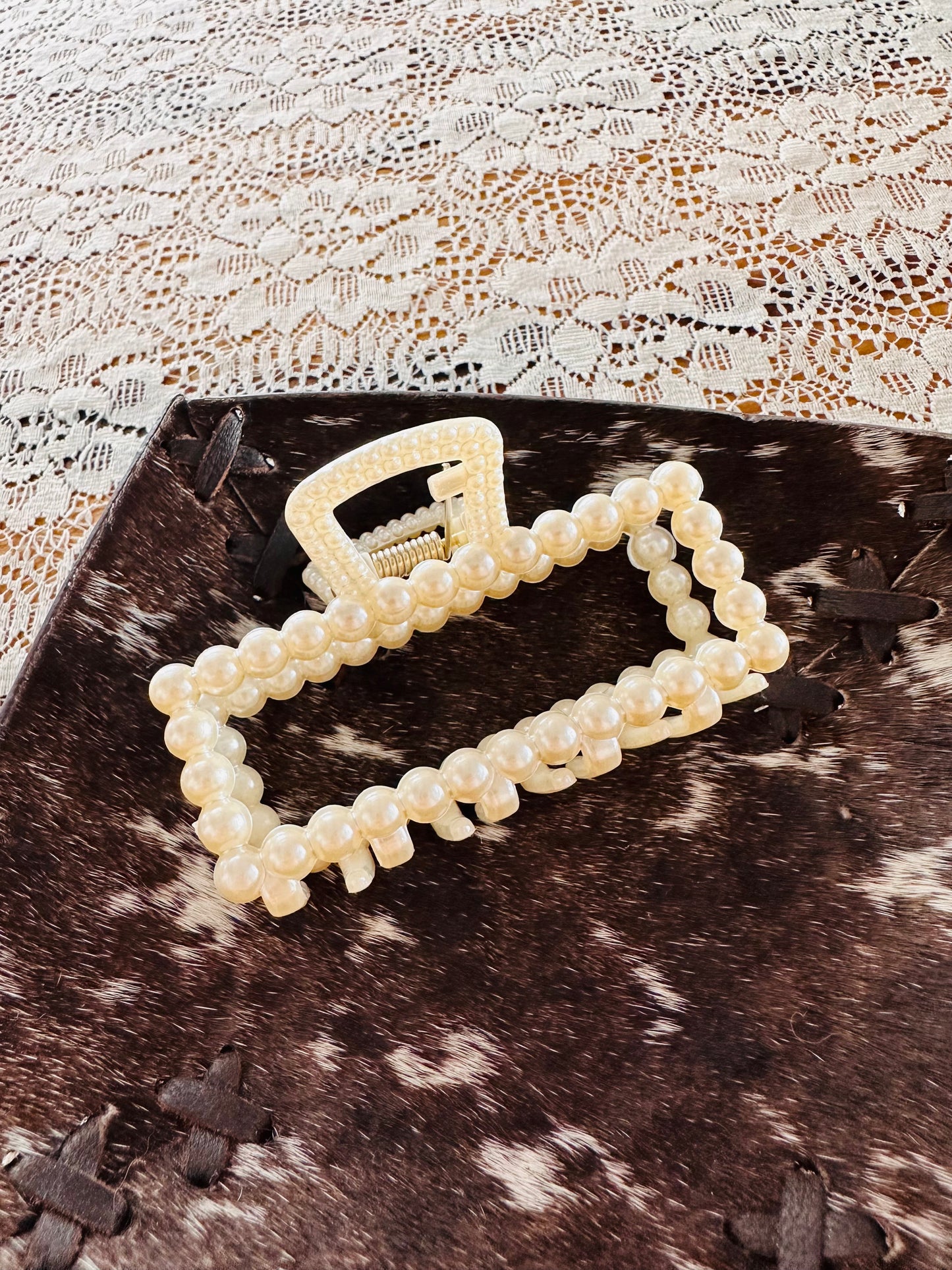 Pearl Clawclip